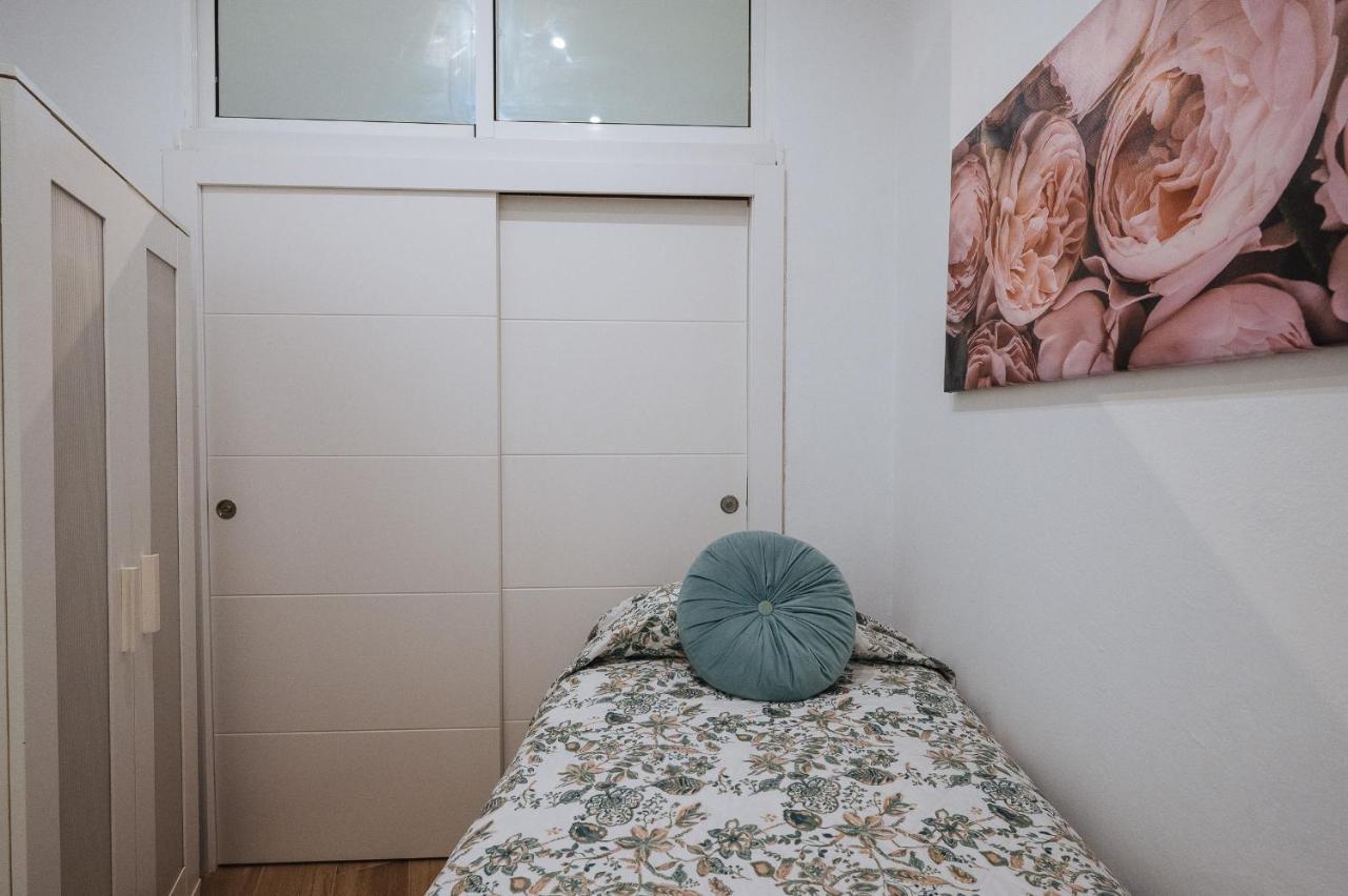 Divi Apartments Martinez Montanes Севілья Екстер'єр фото