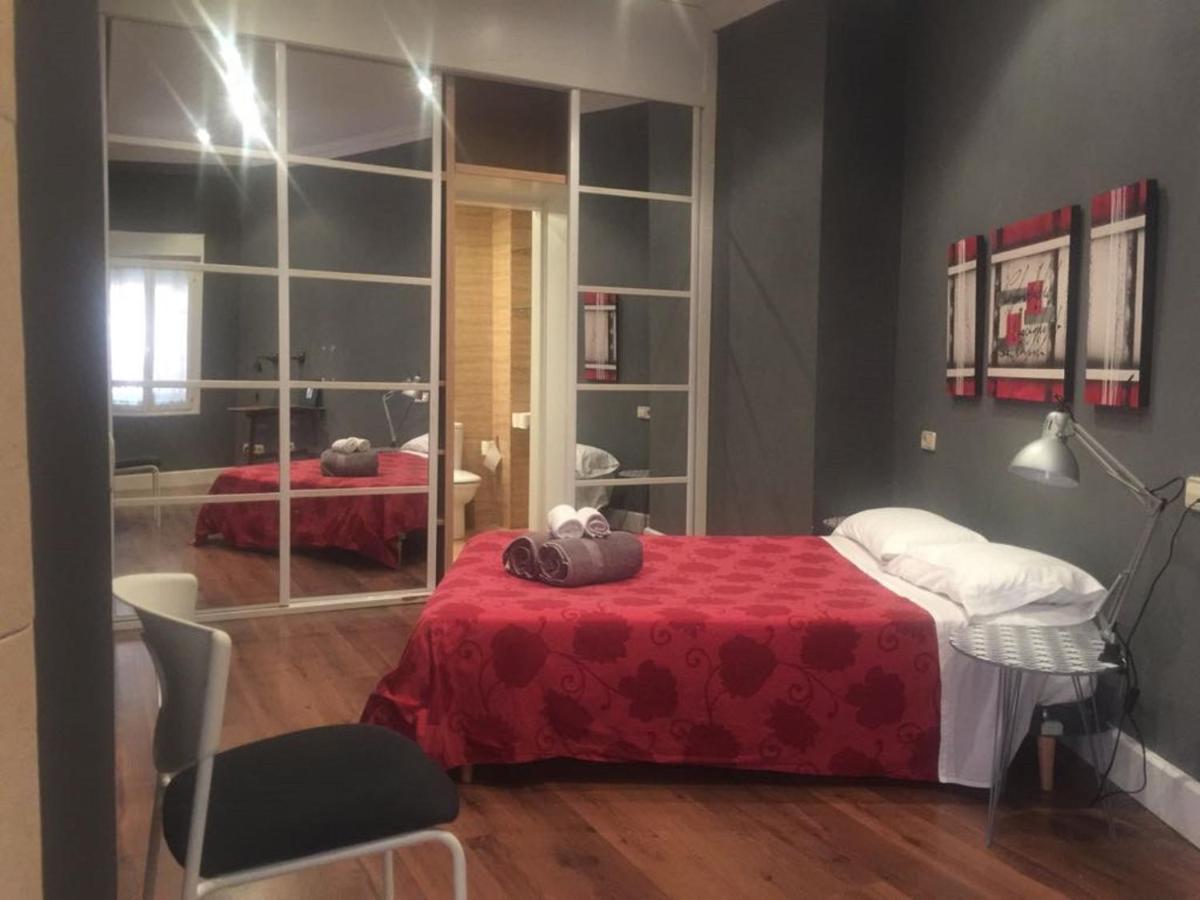 Divi Apartments Martinez Montanes Севілья Екстер'єр фото